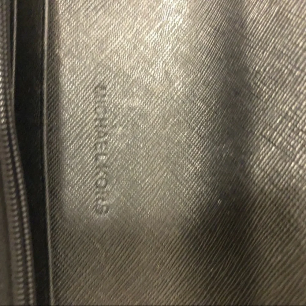 Michael kors convertible crossbody clutch bag